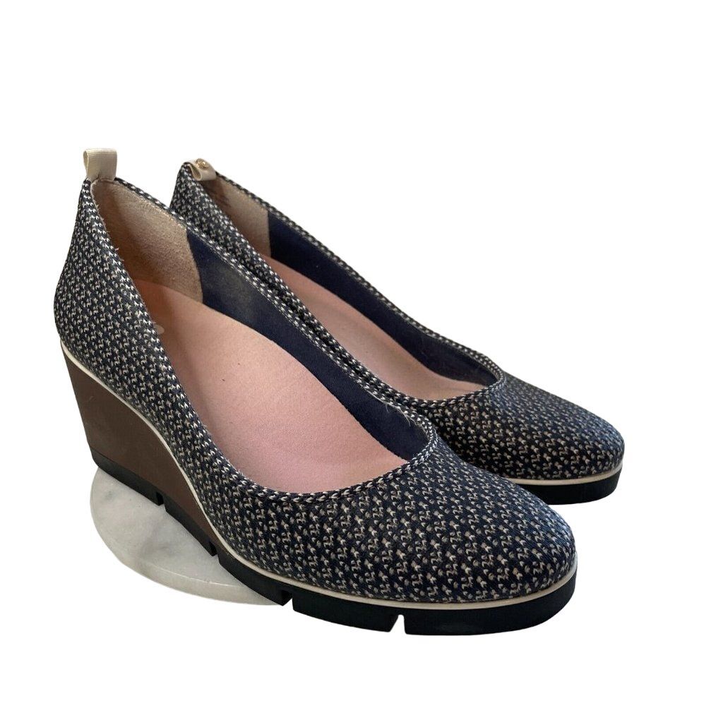Betabrand Women's Blue All Weather Wedge Shoes Size 9M